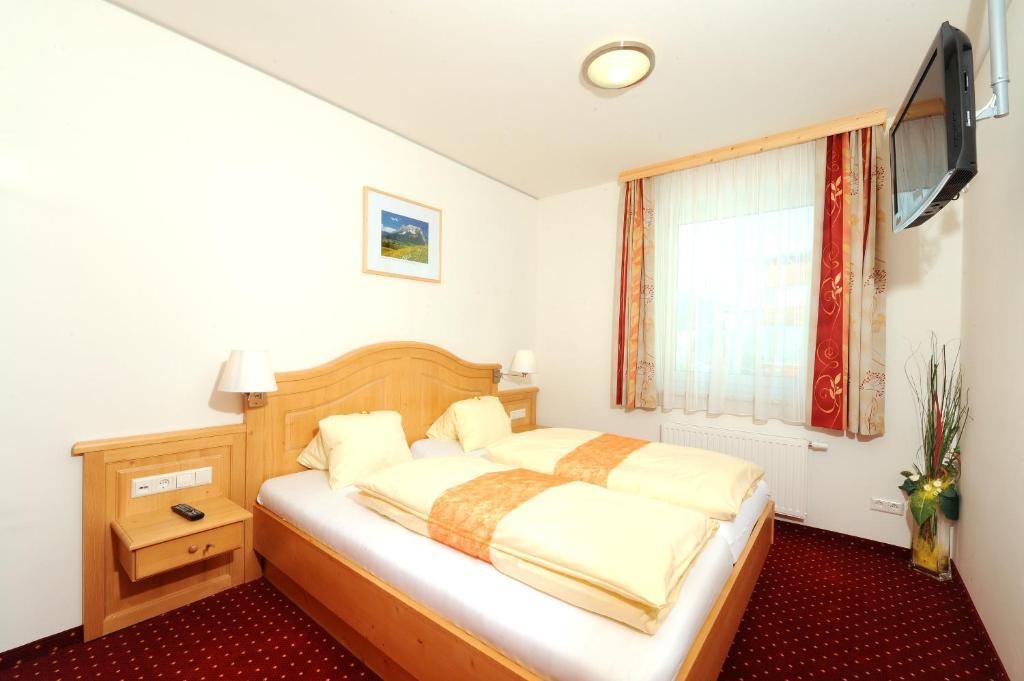 Hotel-Restaurant Kirchenwirt Aigen Aigen im Ennstal Room photo