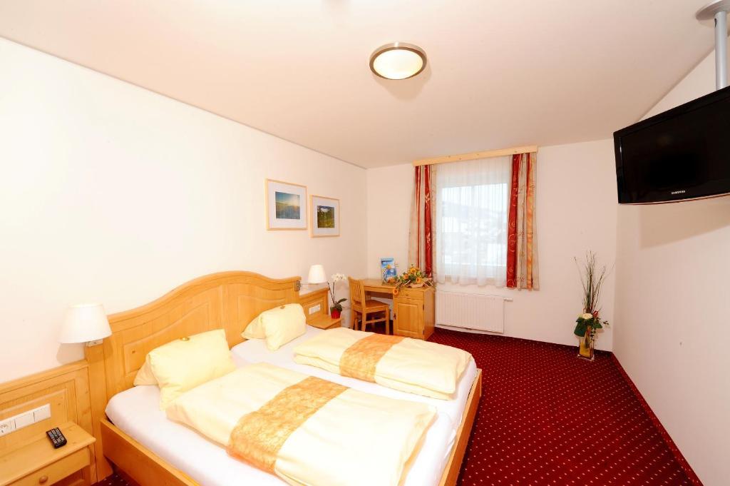 Hotel-Restaurant Kirchenwirt Aigen Aigen im Ennstal Room photo